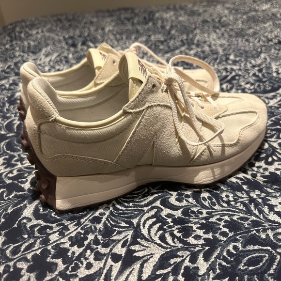 Sandstone & Angora Women’s New Balance 537 - Picture 6 of 8